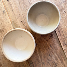 Laden Sie das Bild in den Galerie-Viewer, Two French Provencal Earthenware Bowls