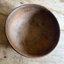 Laden Sie das Bild in den Galerie-Viewer, Antique French Wooden Bowl