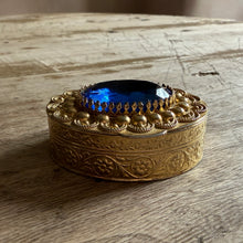 Laden Sie das Bild in den Galerie-Viewer, Vintage Italian Jewelled Trinket Box Florence Italy 1950's