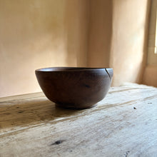 Laden Sie das Bild in den Galerie-Viewer, Antique French Wooden Bowl
