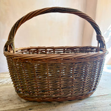 画像をギャラリービューアに読み込む, English Wicker Shopping Basket
