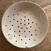 Charger l'image dans la galerie, French Ironstone Berry Drainer
