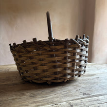 Carica l'immagine nel visualizzatore di Gallery, French Split Chestnut Basket
